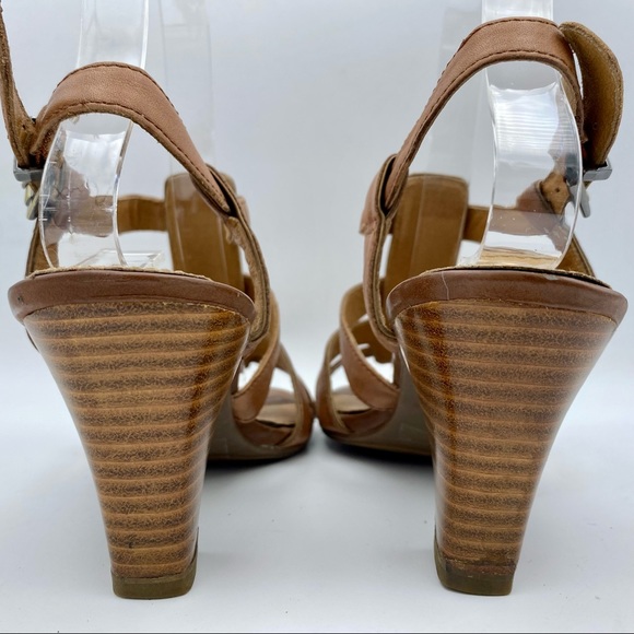 💗Clarks Artisan Strappy Sandal w/ Chunky 3” Heel - Picture 3 of 7